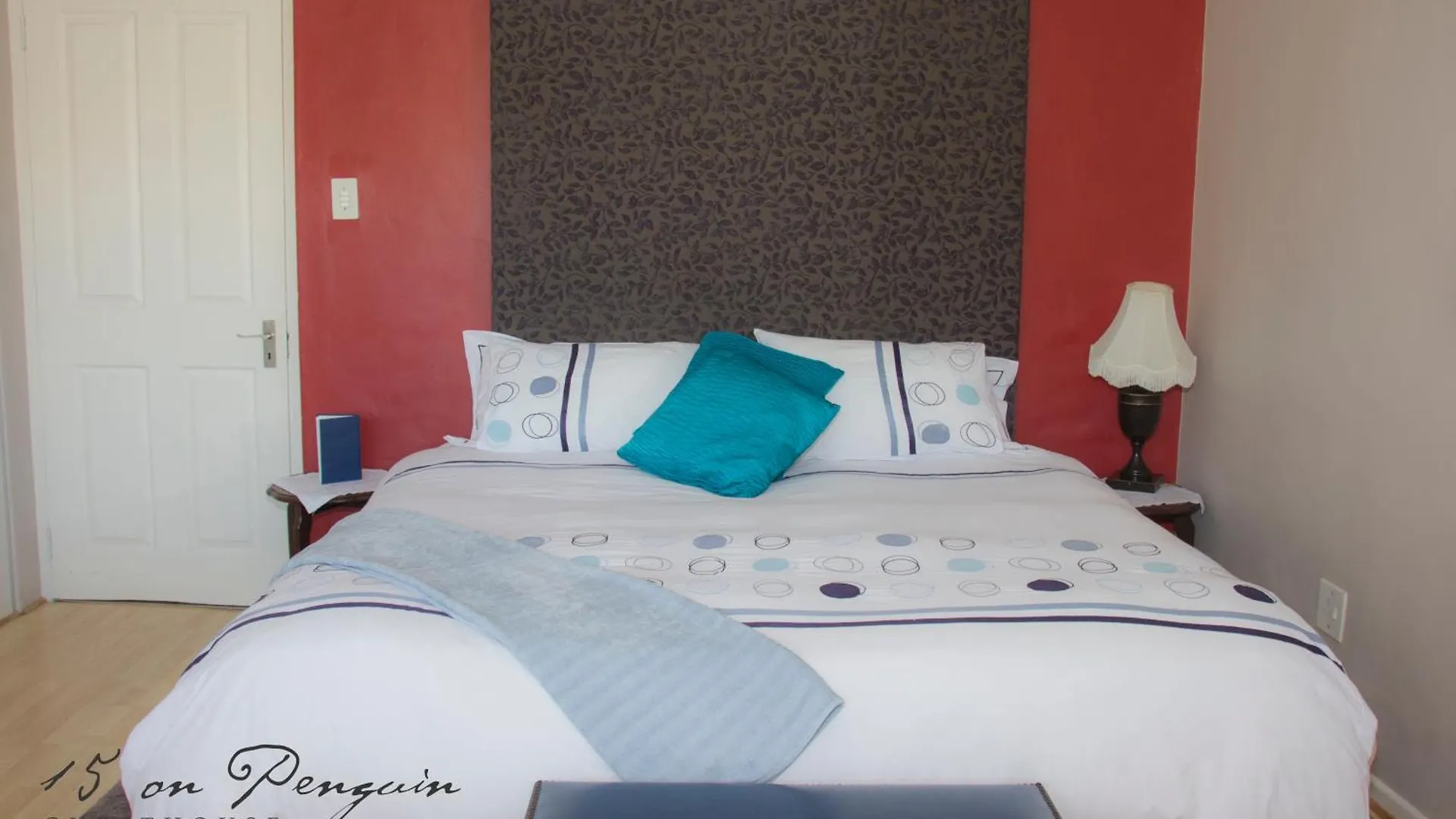 15 On Penguin Guesthouse Simon's Town 3*,  South Africa