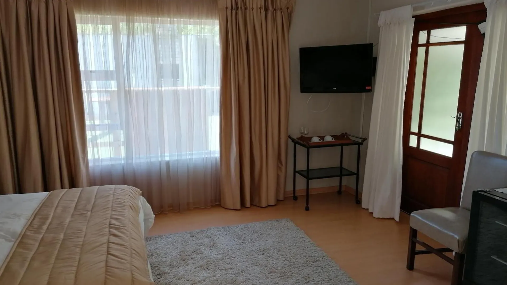 *** Guest house 15 On Penguin Guesthouse Simon's Town South Africa