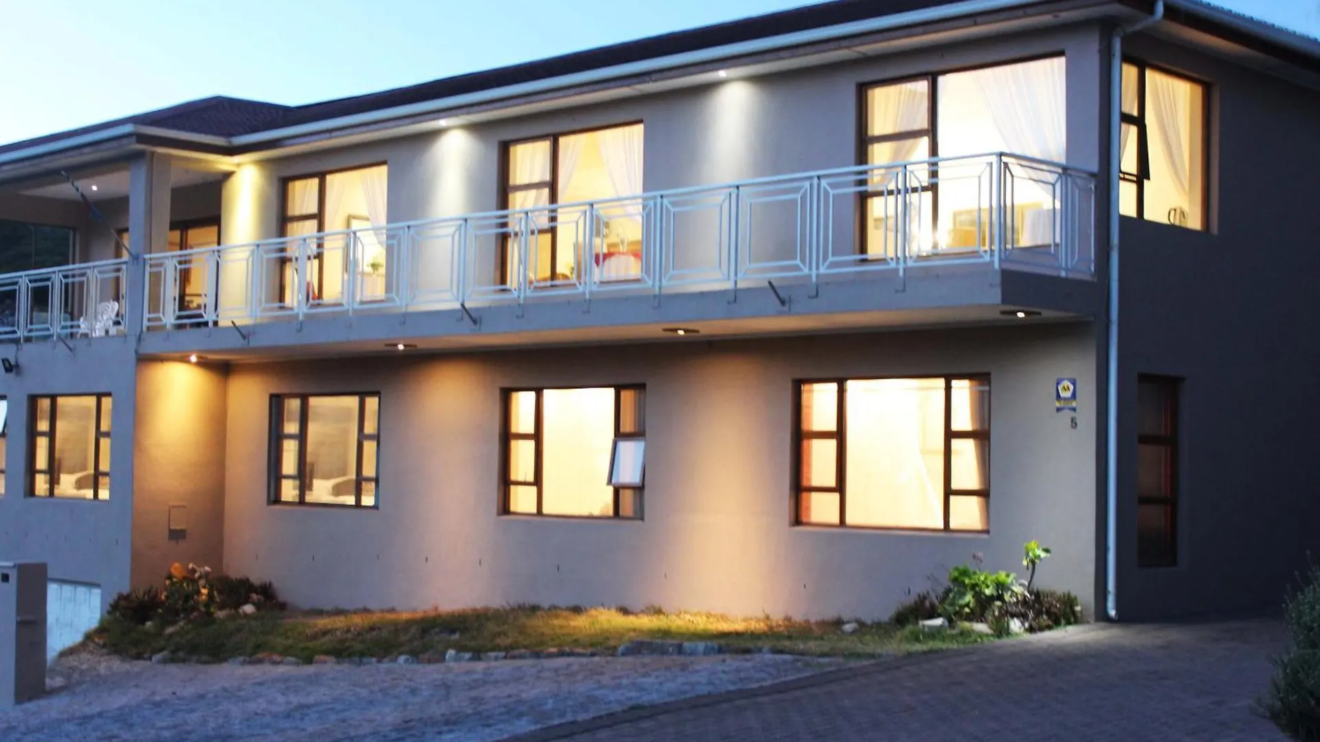Guest house 15 On Penguin Guesthouse Simon's Town