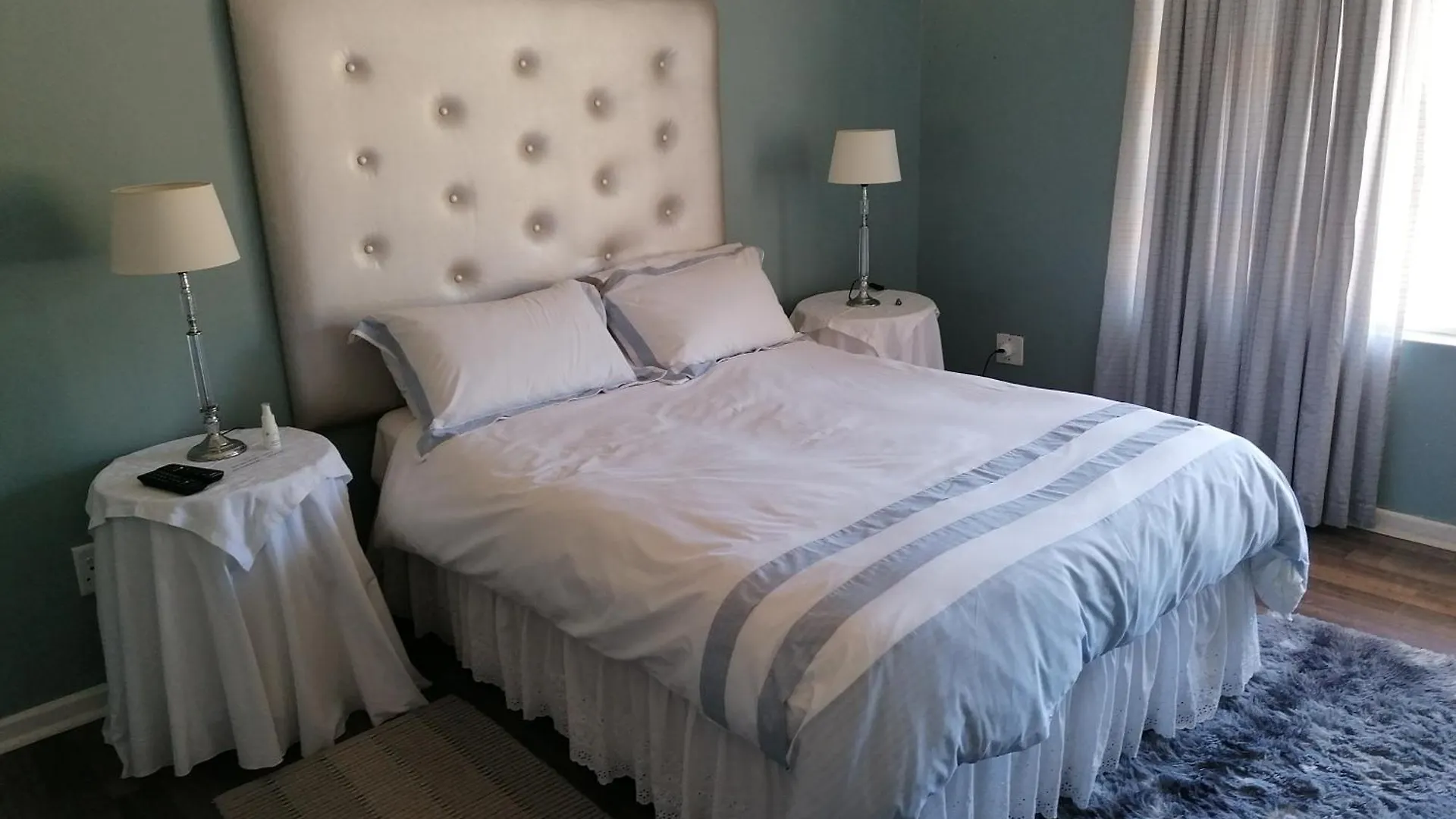 15 On Penguin Guesthouse Simon's Town