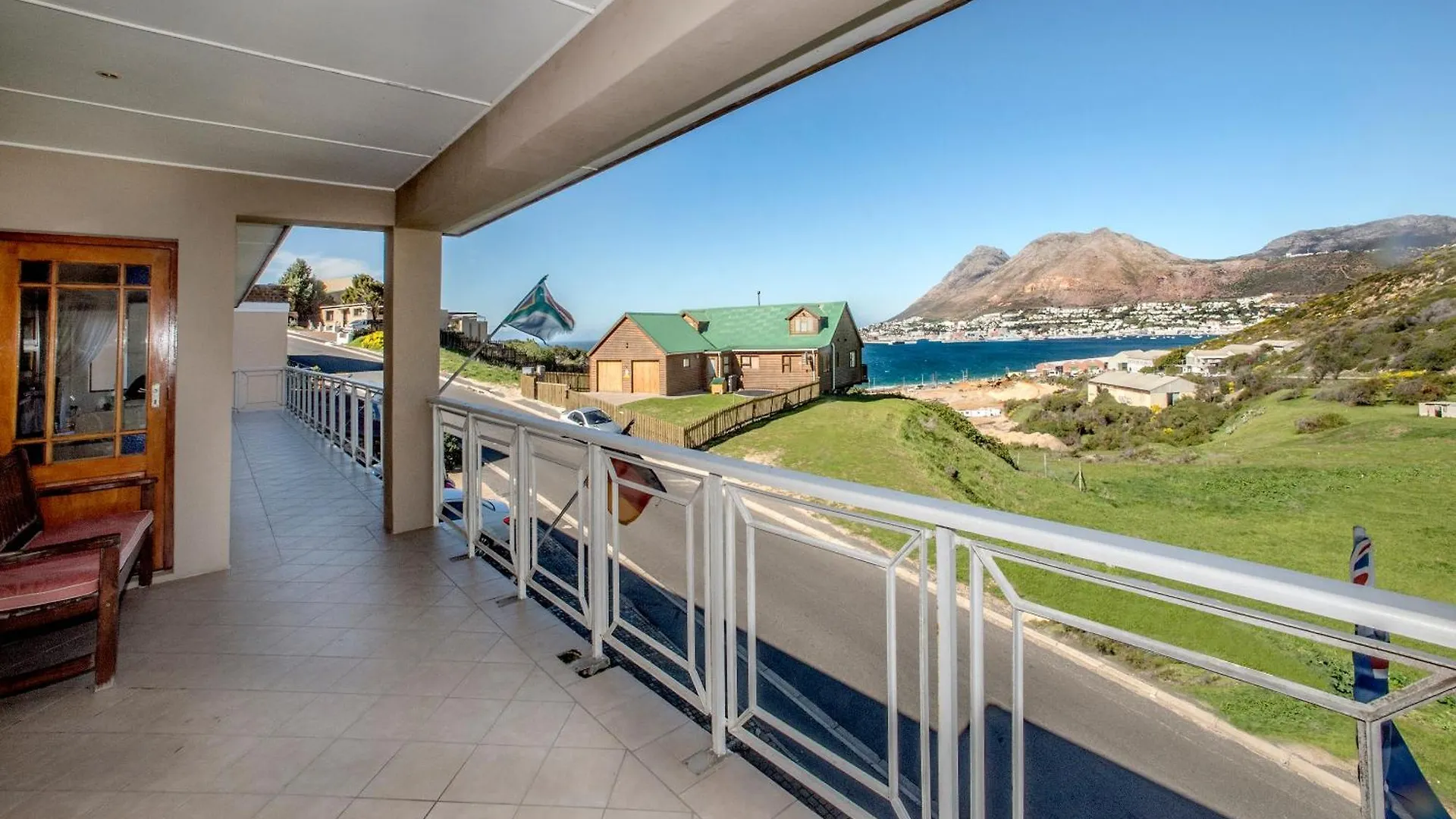 15 On Penguin Guesthouse Simon's Town Guest house
